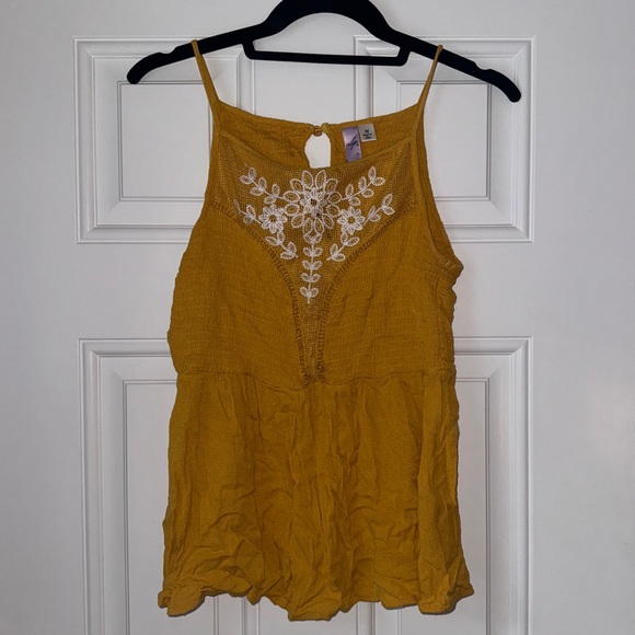 Francesca's Golden Yellow Knit Top - Picture 1 of 6